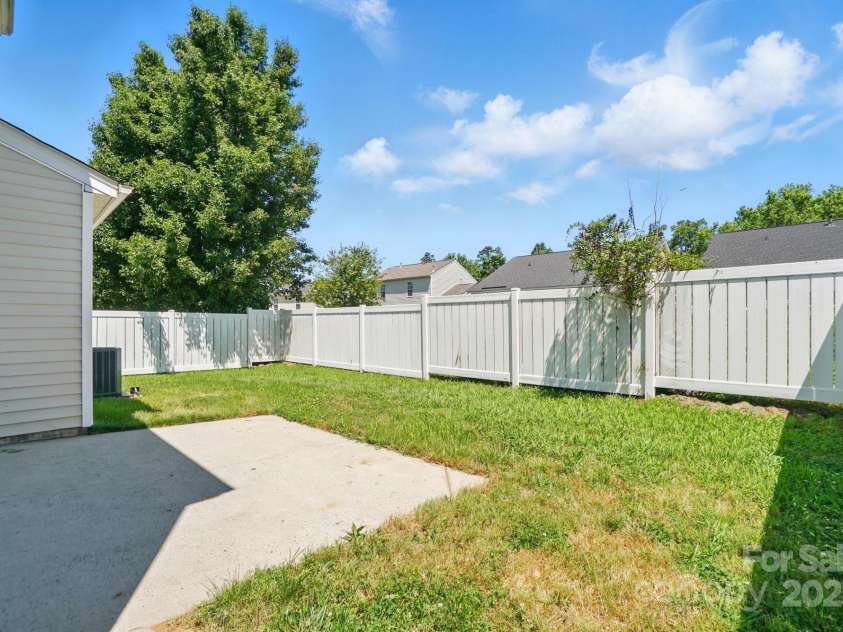 8605 Sawleaf Court, Charlotte, NC 28215.  MLS# CAR4263446, YatesRealty ID 18975. 