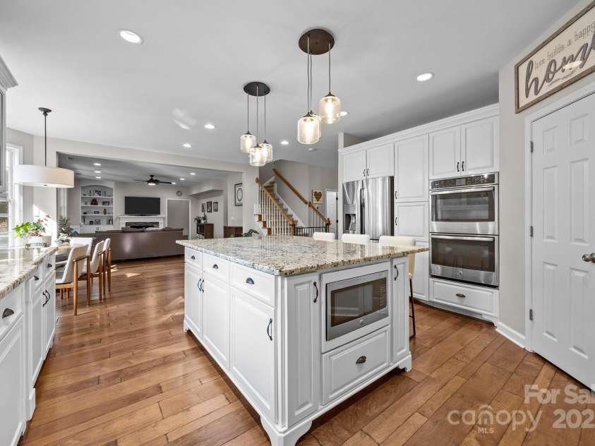 1108 Longwood Court, Matthews, NC 28104.  MLS# CAR4255479, YatesRealty ID 18976. 