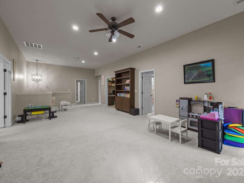 1108 Longwood Court, Matthews, NC 28104.  MLS# CAR4255479, YatesRealty ID 18976. 