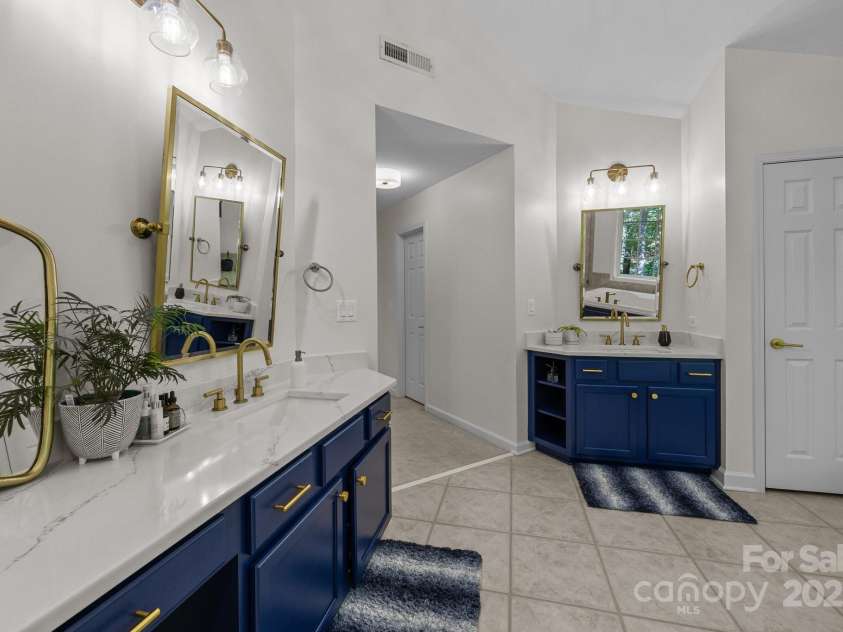 1108 Longwood Court, Matthews, NC 28104.  MLS# CAR4255479, YatesRealty ID 18976. 