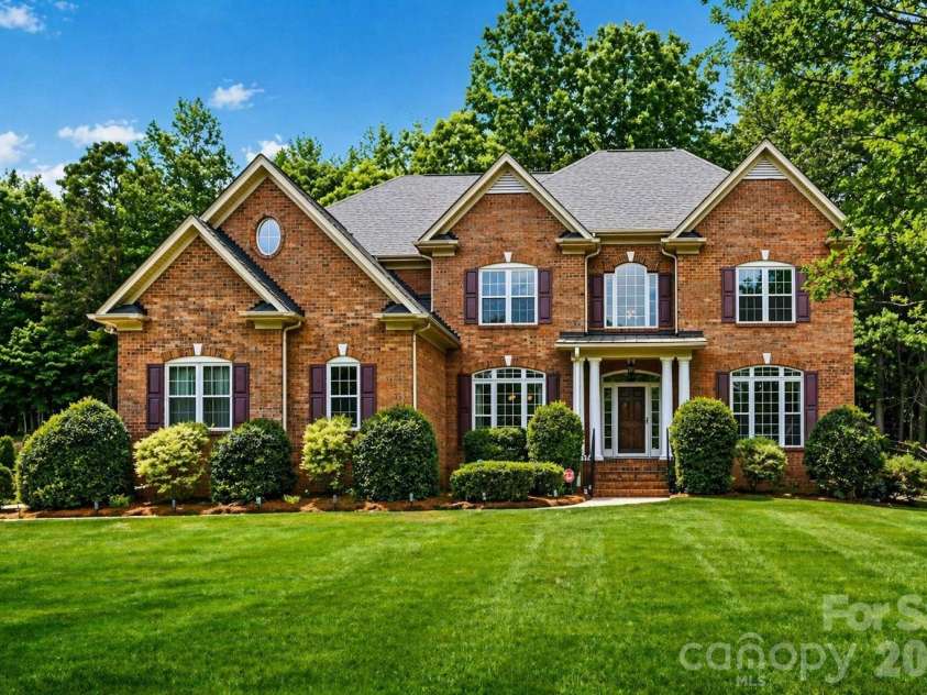 9811 Julliard Drive, Mint Hill, NC 28227.  MLS# CAR4365718, YatesRealty ID 18976. 