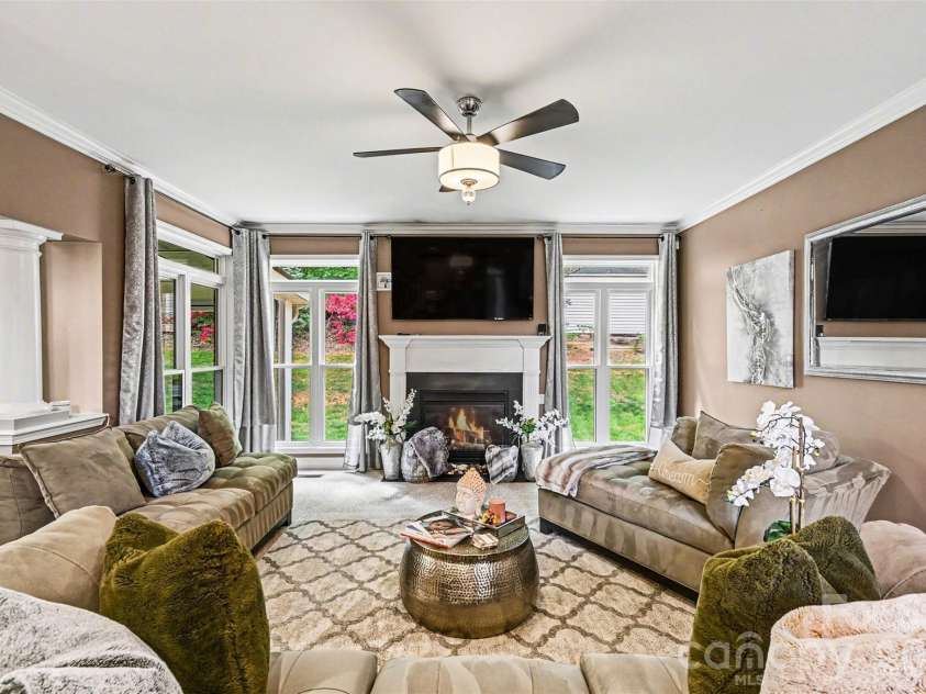 9811 Julliard Drive, Mint Hill, NC 28227.  MLS# CAR4365718, YatesRealty ID 18976. 