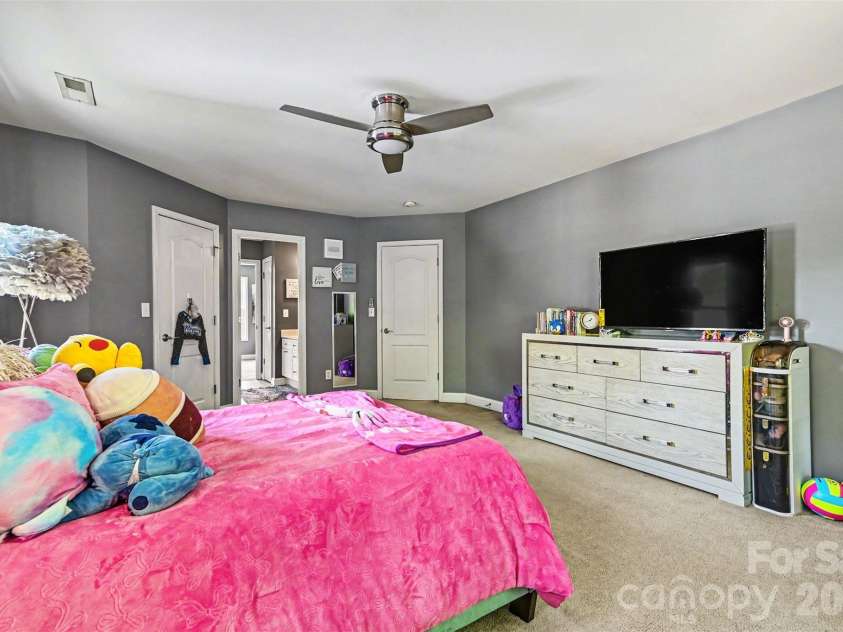 9811 Julliard Drive, Mint Hill, NC 28227.  MLS# CAR4365718, YatesRealty ID 18976. 