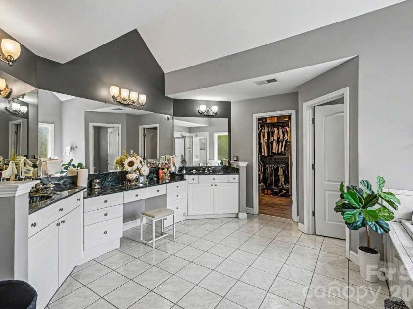 9811 Julliard Drive, Mint Hill, NC 28227.  MLS# CAR4365718, YatesRealty ID 18976. 