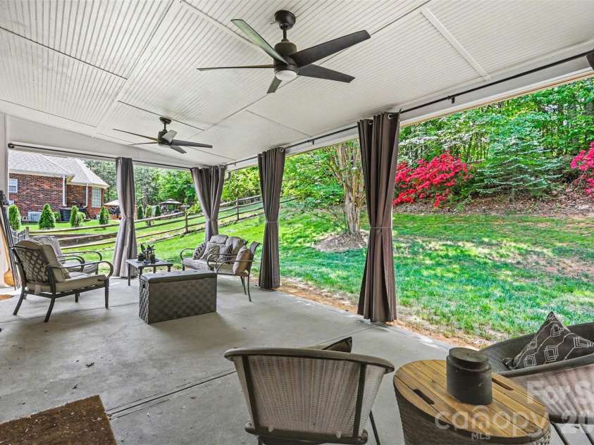 9811 Julliard Drive, Mint Hill, NC 28227.  MLS# CAR4365718, YatesRealty ID 18976. 