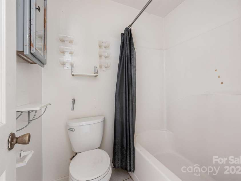 1802 Deer Street, Charlotte, NC 28214.  MLS# CAR4265811, YatesRealty ID 18977. 