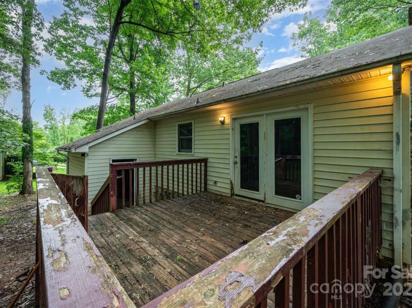 1802 Deer Street, Charlotte, NC 28214.  MLS# CAR4265811, YatesRealty ID 18977. 