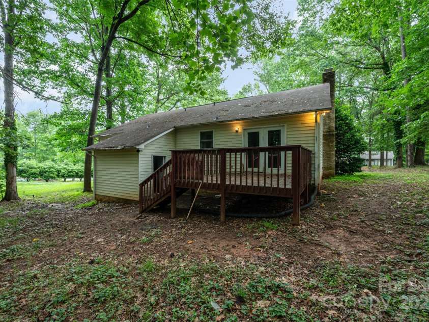 1802 Deer Street, Charlotte, NC 28214.  MLS# CAR4265811, YatesRealty ID 18977. 