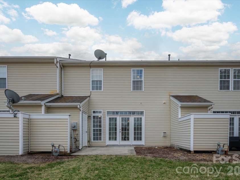 3066 Priory Ridge Drive, Fort Mill, SC 29707.  MLS# CAR4349645, YatesRealty ID 18977. 