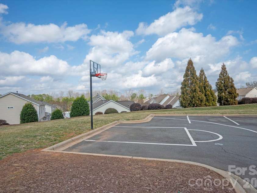 3066 Priory Ridge Drive, Fort Mill, SC 29707.  MLS# CAR4349645, YatesRealty ID 18977. 