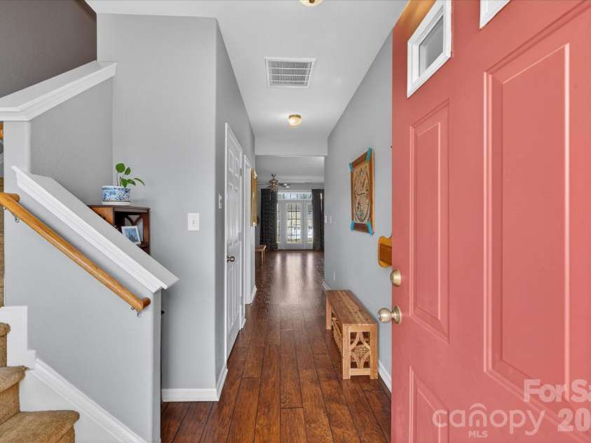 3066 Priory Ridge Drive, Fort Mill, SC 29707.  MLS# CAR4349645, YatesRealty ID 18977. Foyer/Entry