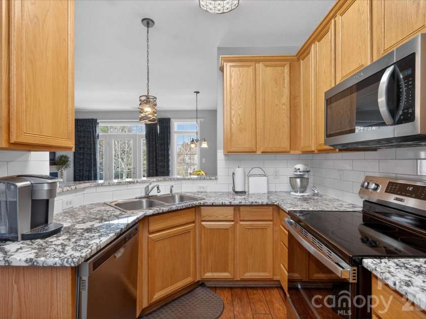 3066 Priory Ridge Drive, Fort Mill, SC 29707.  MLS# CAR4349645, YatesRealty ID 18977. Kitchen