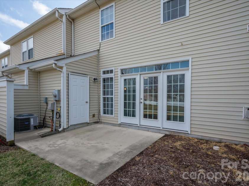 3066 Priory Ridge Drive, Fort Mill, SC 29707.  MLS# CAR4349645, YatesRealty ID 18977. Patio