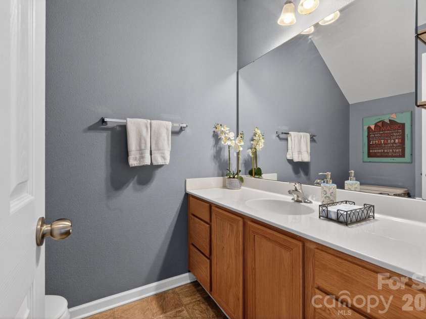 3066 Priory Ridge Drive, Fort Mill, SC 29707.  MLS# CAR4349645, YatesRealty ID 18977. Powder Room