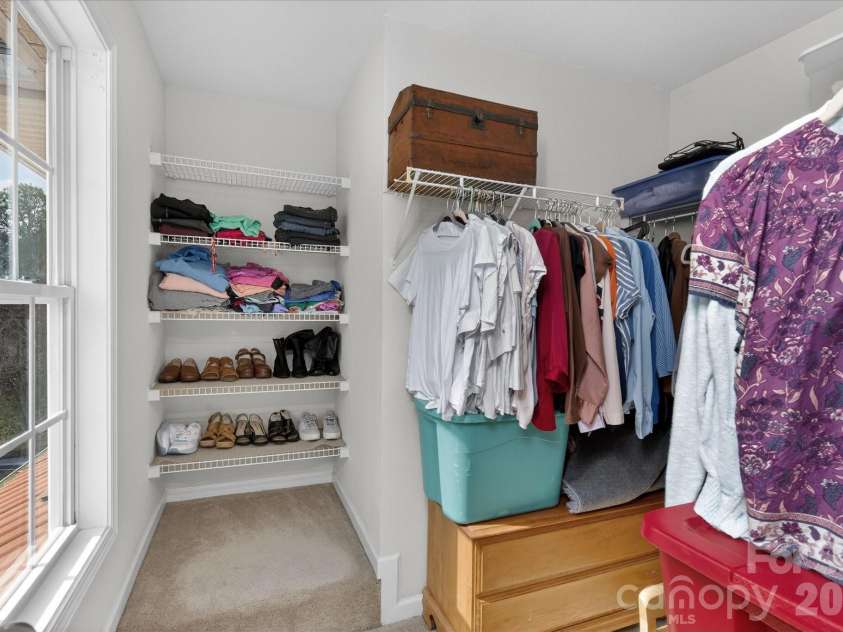 3066 Priory Ridge Drive, Fort Mill, SC 29707.  MLS# CAR4349645, YatesRealty ID 18977. Primary Walk-In Closet