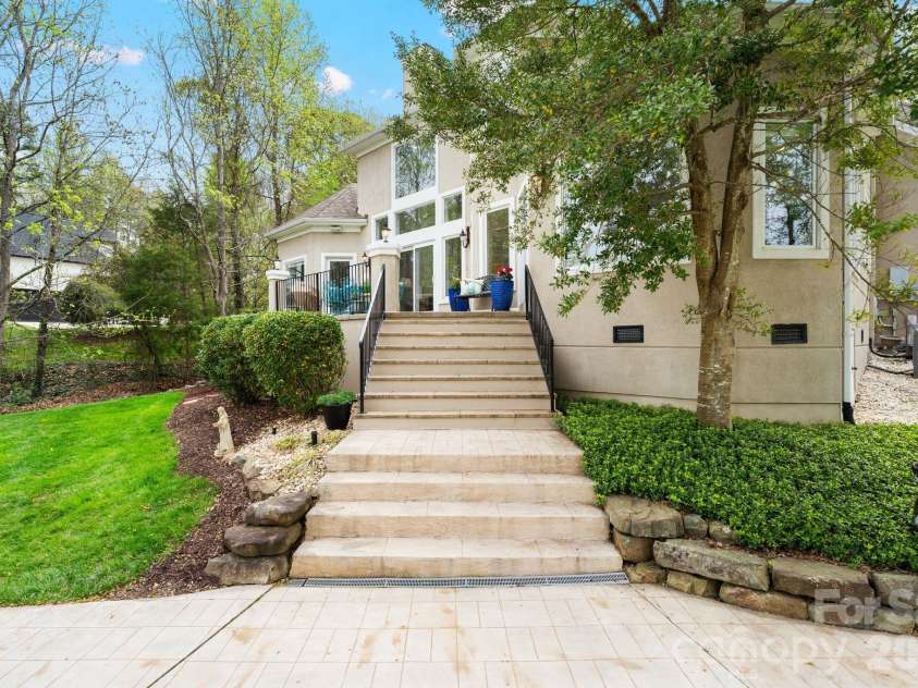 141 Grand Bay Drive, Mooresville, NC 28117.  MLS# CAR4364681, YatesRealty ID 18978. 