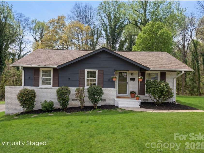 1423 Chelveston Drive, Charlotte, NC 28208.  MLS# CAR4362432, YatesRealty ID 18979. 