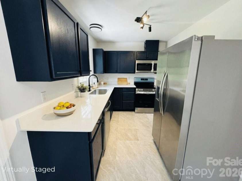 1423 Chelveston Drive, Charlotte, NC 28208.  MLS# CAR4362432, YatesRealty ID 18979. 