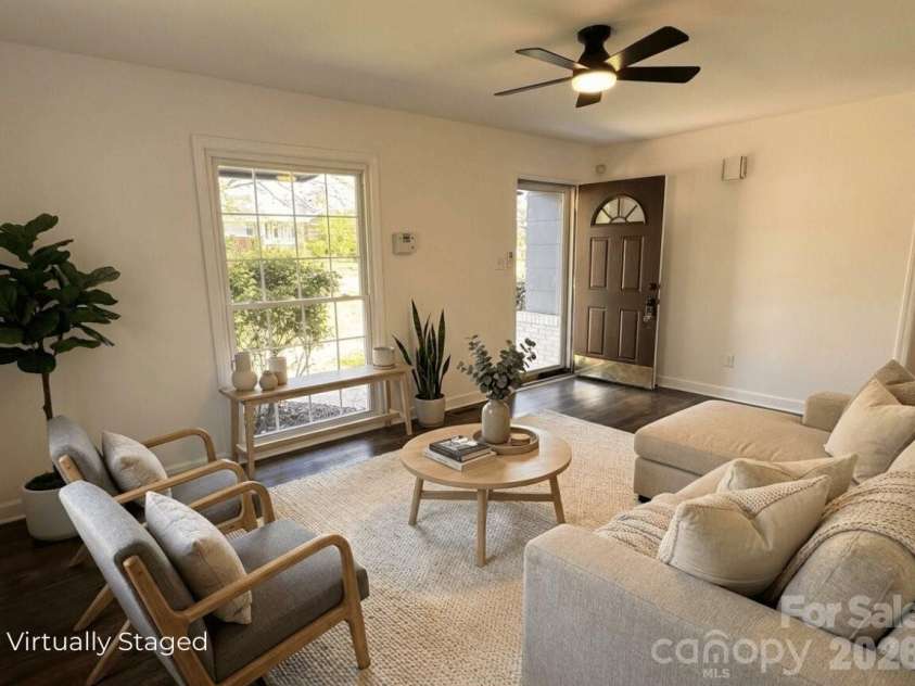 1423 Chelveston Drive, Charlotte, NC 28208.  MLS# CAR4362432, YatesRealty ID 18979. 