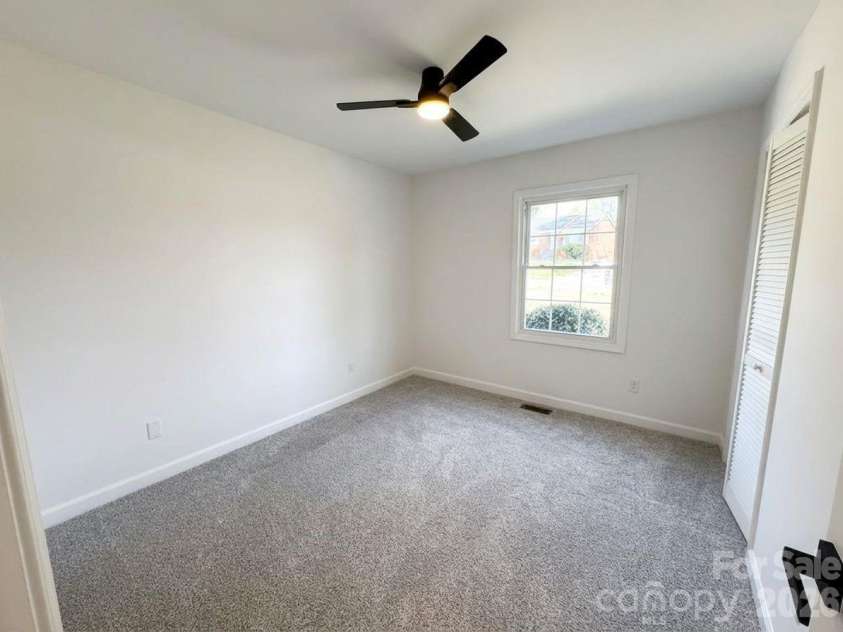 1423 Chelveston Drive, Charlotte, NC 28208.  MLS# CAR4362432, YatesRealty ID 18979. 
