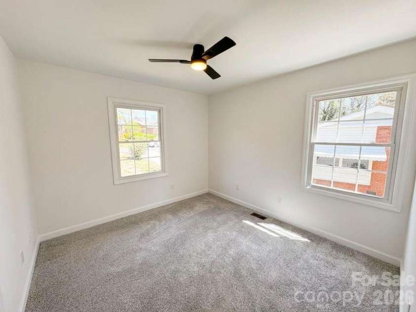 1423 Chelveston Drive, Charlotte, NC 28208.  MLS# CAR4362432, YatesRealty ID 18979. 