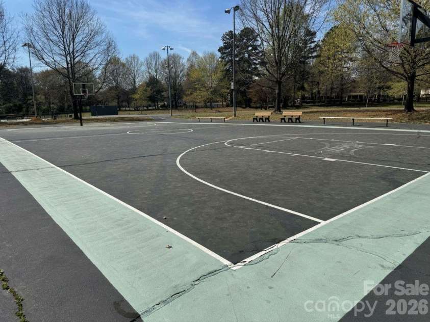 1423 Chelveston Drive, Charlotte, NC 28208.  MLS# CAR4362432, YatesRealty ID 18979. 