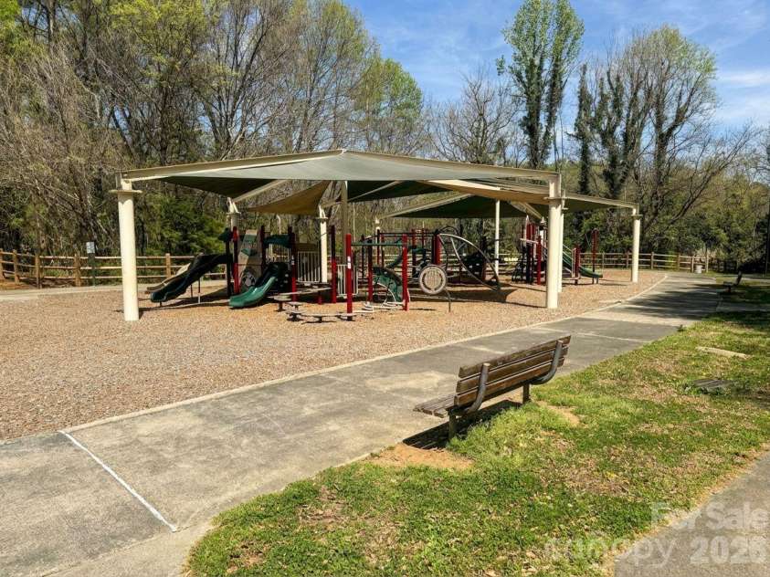 1423 Chelveston Drive, Charlotte, NC 28208.  MLS# CAR4362432, YatesRealty ID 18979. 