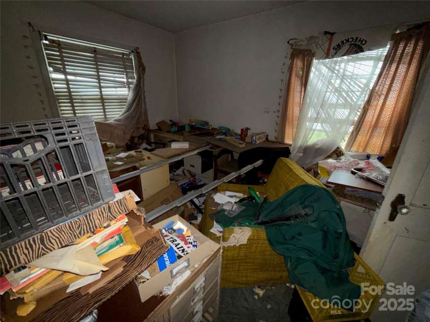 2412 Beacon Street, Charlotte, NC 28205.  MLS# CAR4306008, YatesRealty ID 1898. 