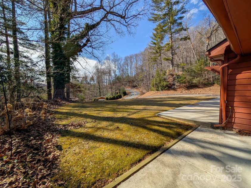 455 Rocky Springs Heights, Burnsville, NC 28714.  MLS# CAR4217195, YatesRealty ID 1898. 