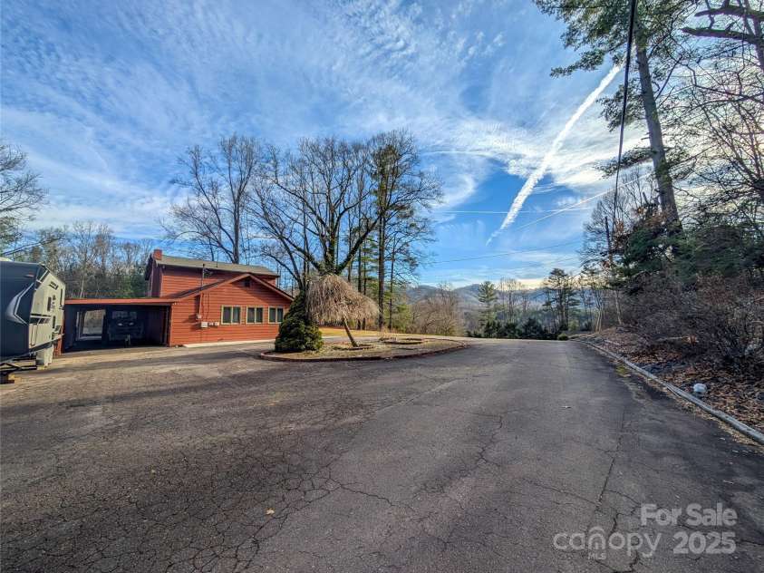 455 Rocky Springs Heights, Burnsville, NC 28714.  MLS# CAR4217195, YatesRealty ID 1898. 