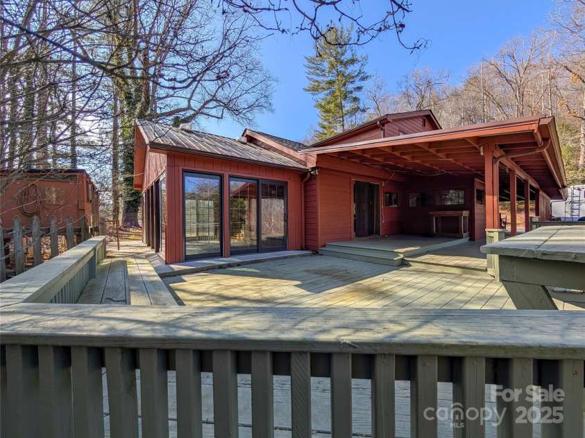 455 Rocky Springs Heights, Burnsville, NC 28714.  MLS# CAR4217195, YatesRealty ID 1898. 