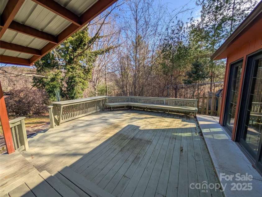 455 Rocky Springs Heights, Burnsville, NC 28714.  MLS# CAR4217195, YatesRealty ID 1898. 