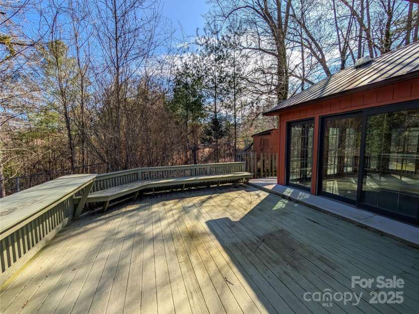 455 Rocky Springs Heights, Burnsville, NC 28714.  MLS# CAR4217195, YatesRealty ID 1898. 