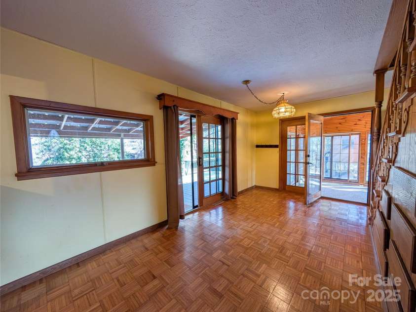 455 Rocky Springs Heights, Burnsville, NC 28714.  MLS# CAR4217195, YatesRealty ID 1898. 