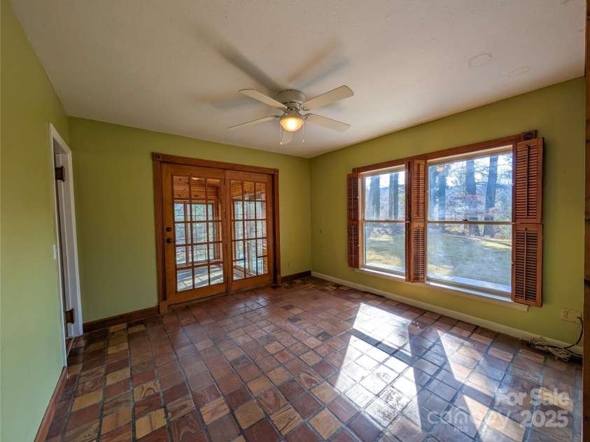 455 Rocky Springs Heights, Burnsville, NC 28714.  MLS# CAR4217195, YatesRealty ID 1898. 