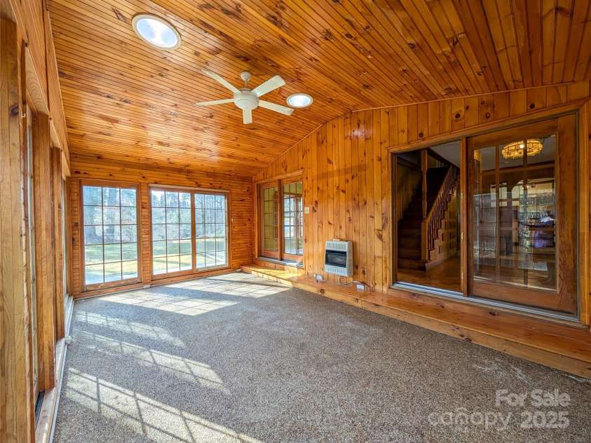 455 Rocky Springs Heights, Burnsville, NC 28714.  MLS# CAR4217195, YatesRealty ID 1898. 