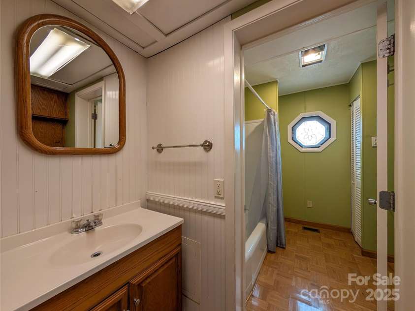 455 Rocky Springs Heights, Burnsville, NC 28714.  MLS# CAR4217195, YatesRealty ID 1898. 