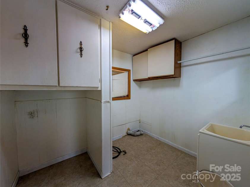 455 Rocky Springs Heights, Burnsville, NC 28714.  MLS# CAR4217195, YatesRealty ID 1898. 