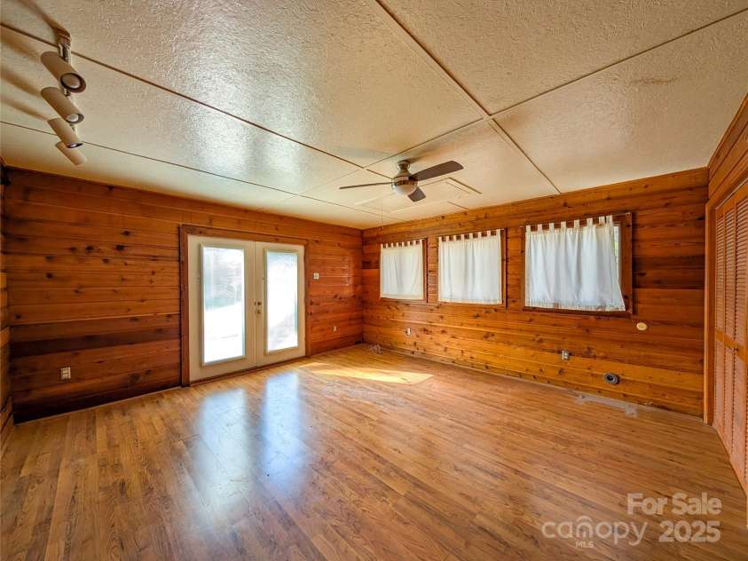 455 Rocky Springs Heights, Burnsville, NC 28714.  MLS# CAR4217195, YatesRealty ID 1898. 