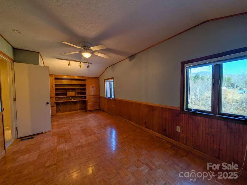 455 Rocky Springs Heights, Burnsville, NC 28714.  MLS# CAR4217195, YatesRealty ID 1898. 