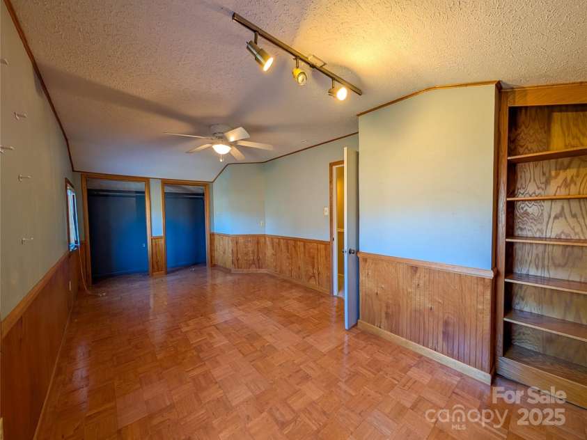 455 Rocky Springs Heights, Burnsville, NC 28714.  MLS# CAR4217195, YatesRealty ID 1898. 