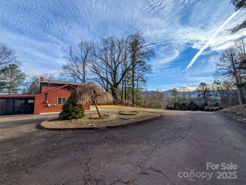 455 Rocky Springs Heights, Burnsville, NC 28714.  MLS# CAR4217195, YatesRealty ID 1898. 
