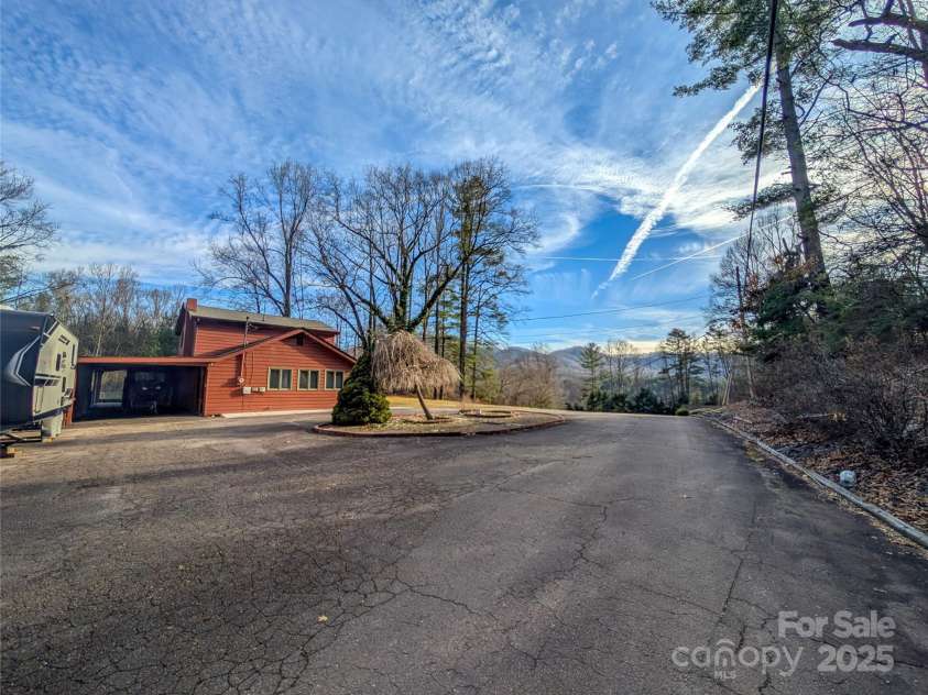 455 Rocky Springs Heights, Burnsville, NC 28714.  MLS# CAR4217195, YatesRealty ID 1898. 