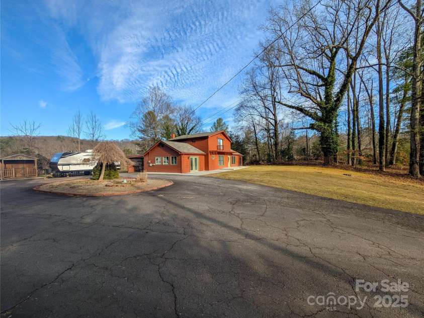 455 Rocky Springs Heights, Burnsville, NC 28714.  MLS# CAR4217195, YatesRealty ID 1898. 