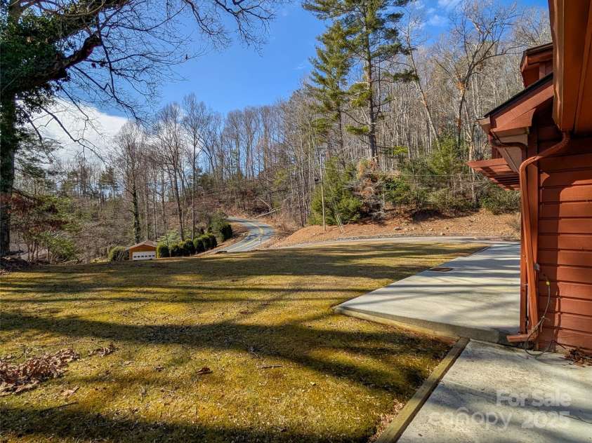 455 Rocky Springs Heights, Burnsville, NC 28714.  MLS# CAR4217195, YatesRealty ID 1898. 