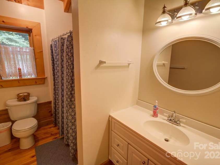 8020 Meadow Fork Road, Hot Springs, NC 28743.  MLS# CAR4306581, YatesRealty ID 1898. Bath #2 in Main Lodge