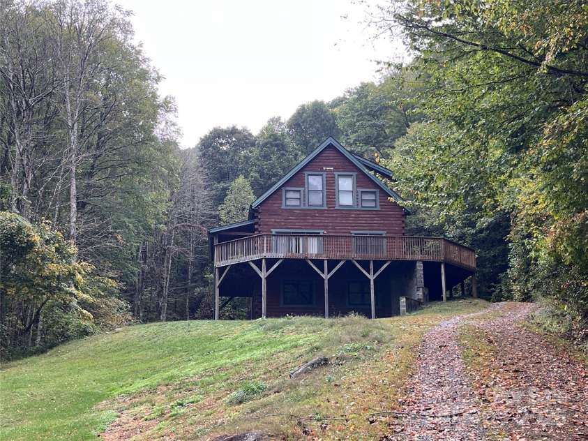 8020 Meadow Fork Road, Hot Springs, NC 28743.  MLS# CAR4306581, YatesRealty ID 1898. Main Lodge