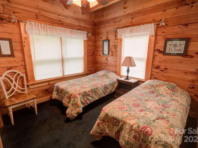 8020 Meadow Fork Road, Hot Springs, NC 28743.  MLS# CAR4306581, YatesRealty ID 1898. Main lodge guest room