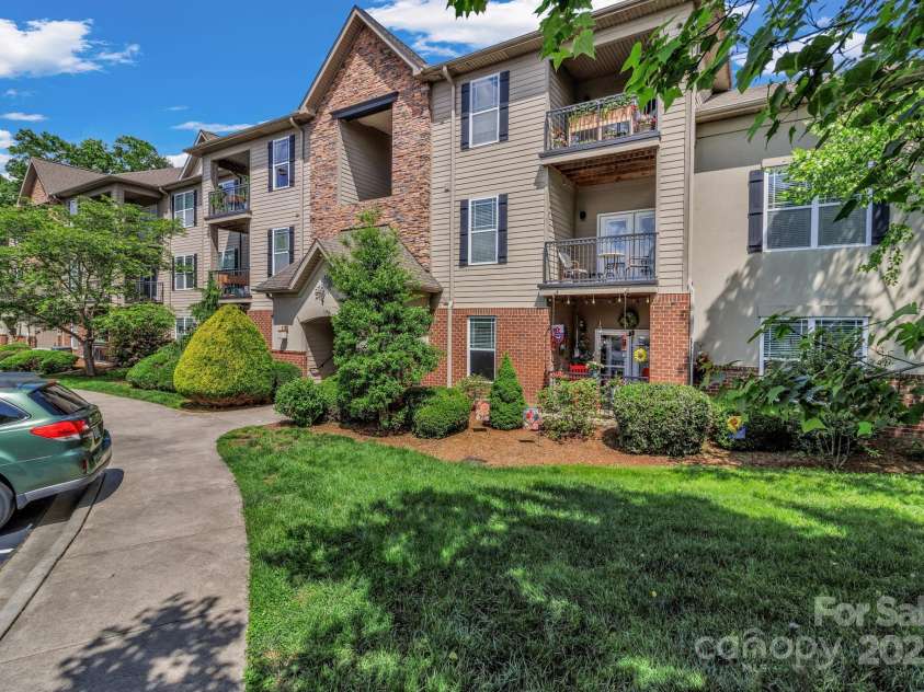 176 Brickton Village Circle, Fletcher, NC 28732.  MLS# CAR4265442, YatesRealty ID 18980. 