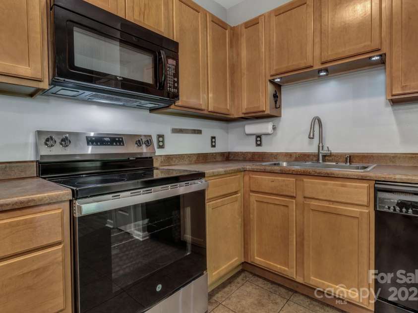 176 Brickton Village Circle, Fletcher, NC 28732.  MLS# CAR4265442, YatesRealty ID 18980. 